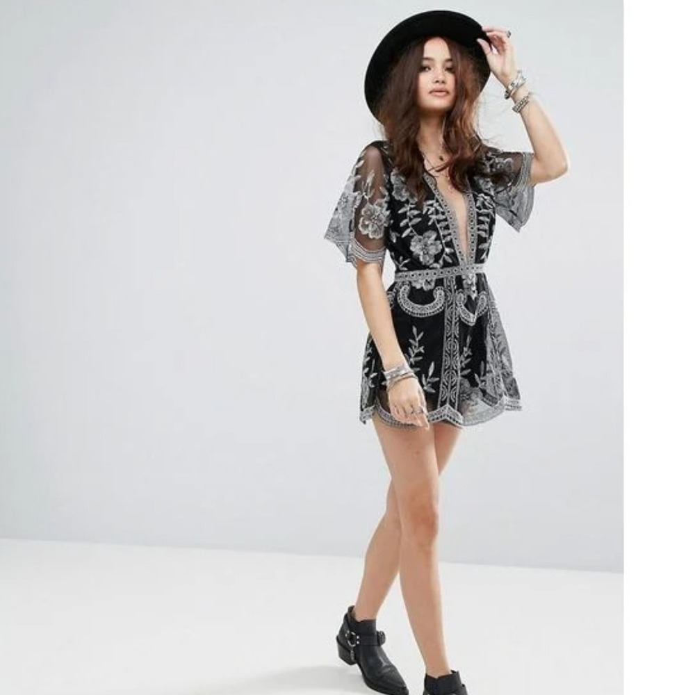 Honey Punch by List Plunge Black Silver Lace Romper M Whimsygoth Vampire Fairy - Picture 2 of 15